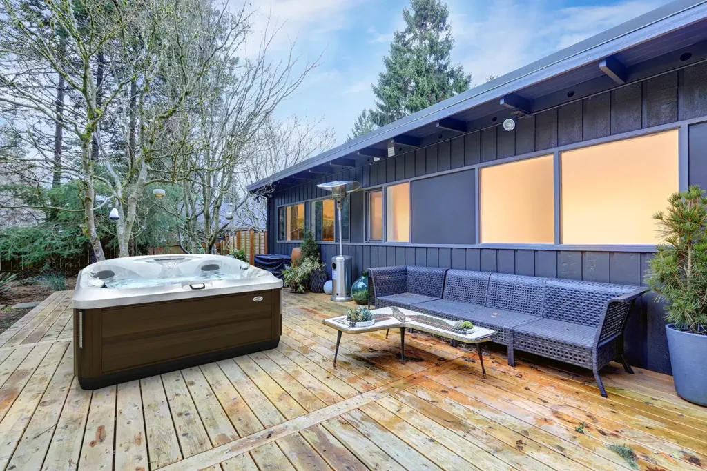 Jacuzzi J475 Large Hot Tub In Backyard